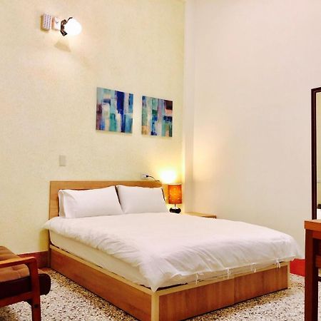 Freedom B&B Тайнан Екстериор снимка